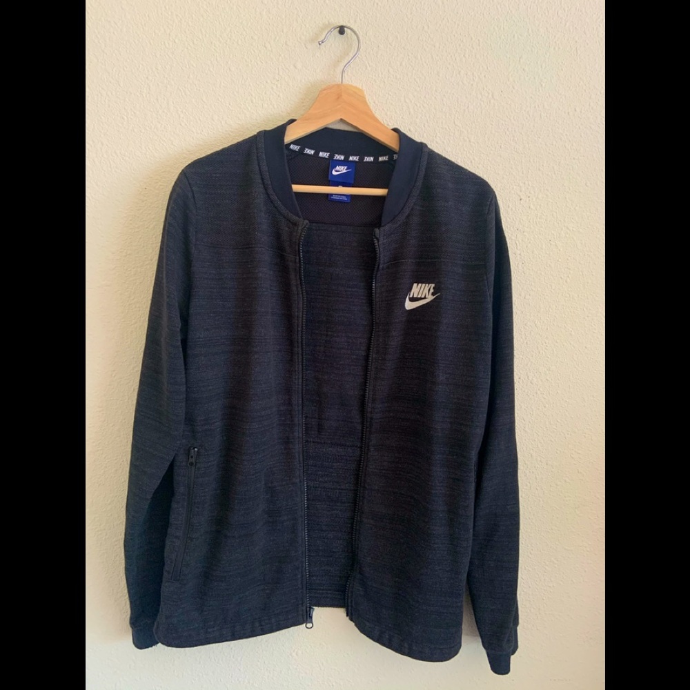 Men’s,Nike sweatshirt jacket,Size(S).